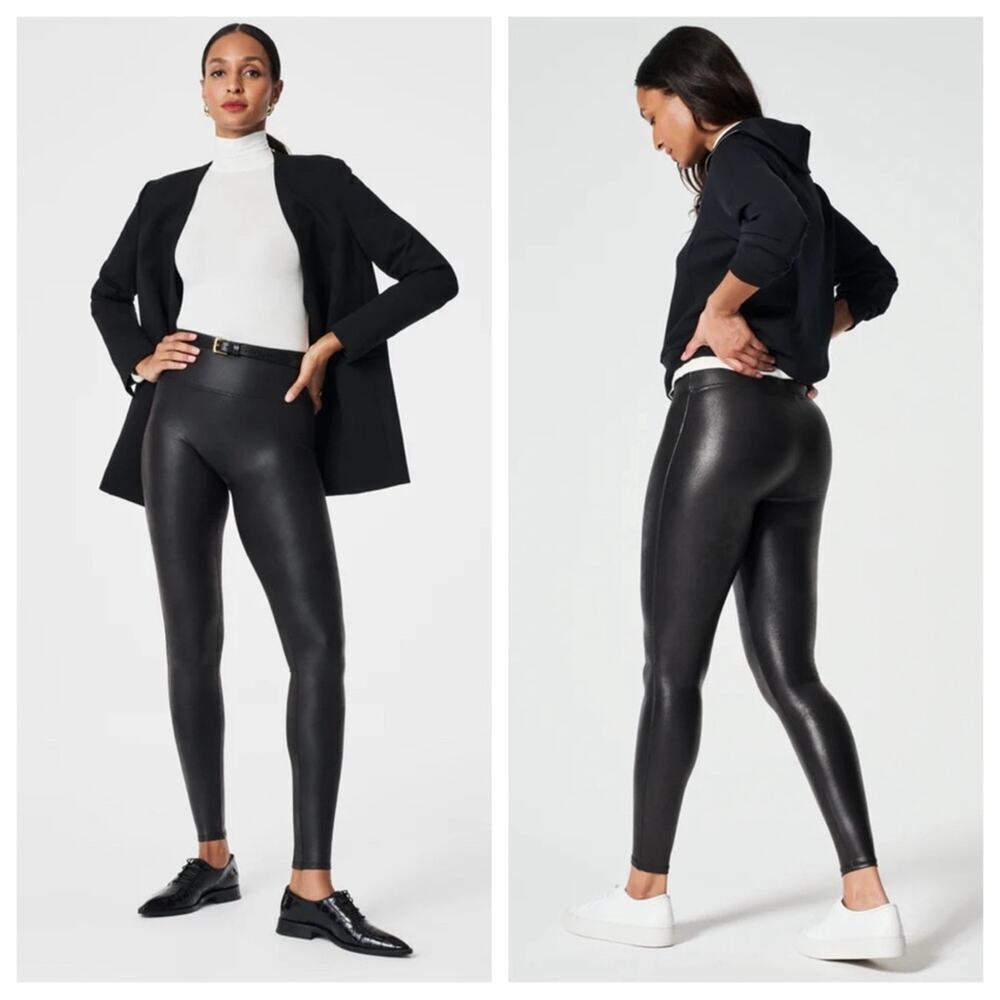 Spanx Classic Faux Leather Leggings in Black - Size M